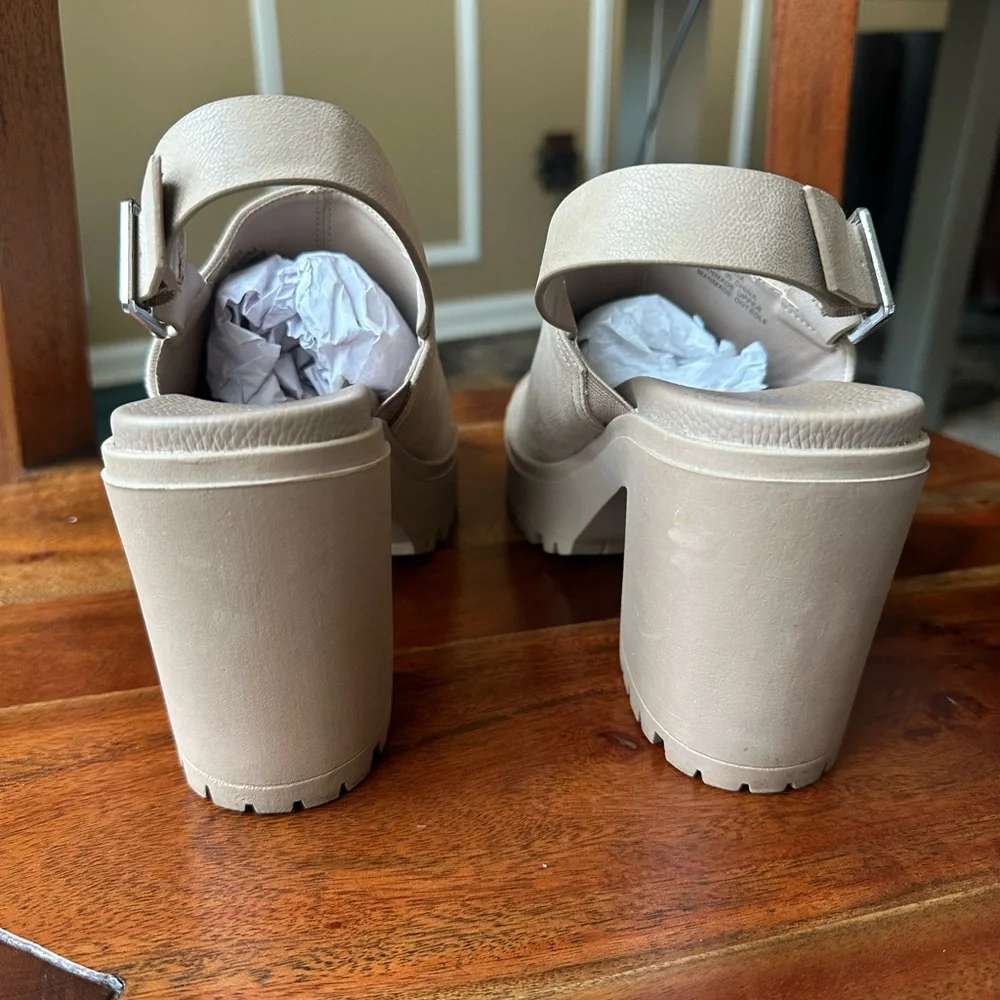 MIA Women's Tan Platform Sandals
